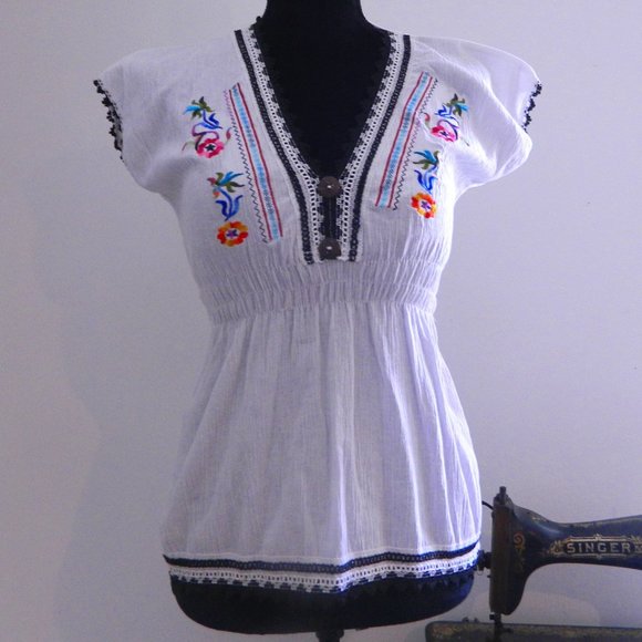 Tops - Embroidery Flowers Summer Top
